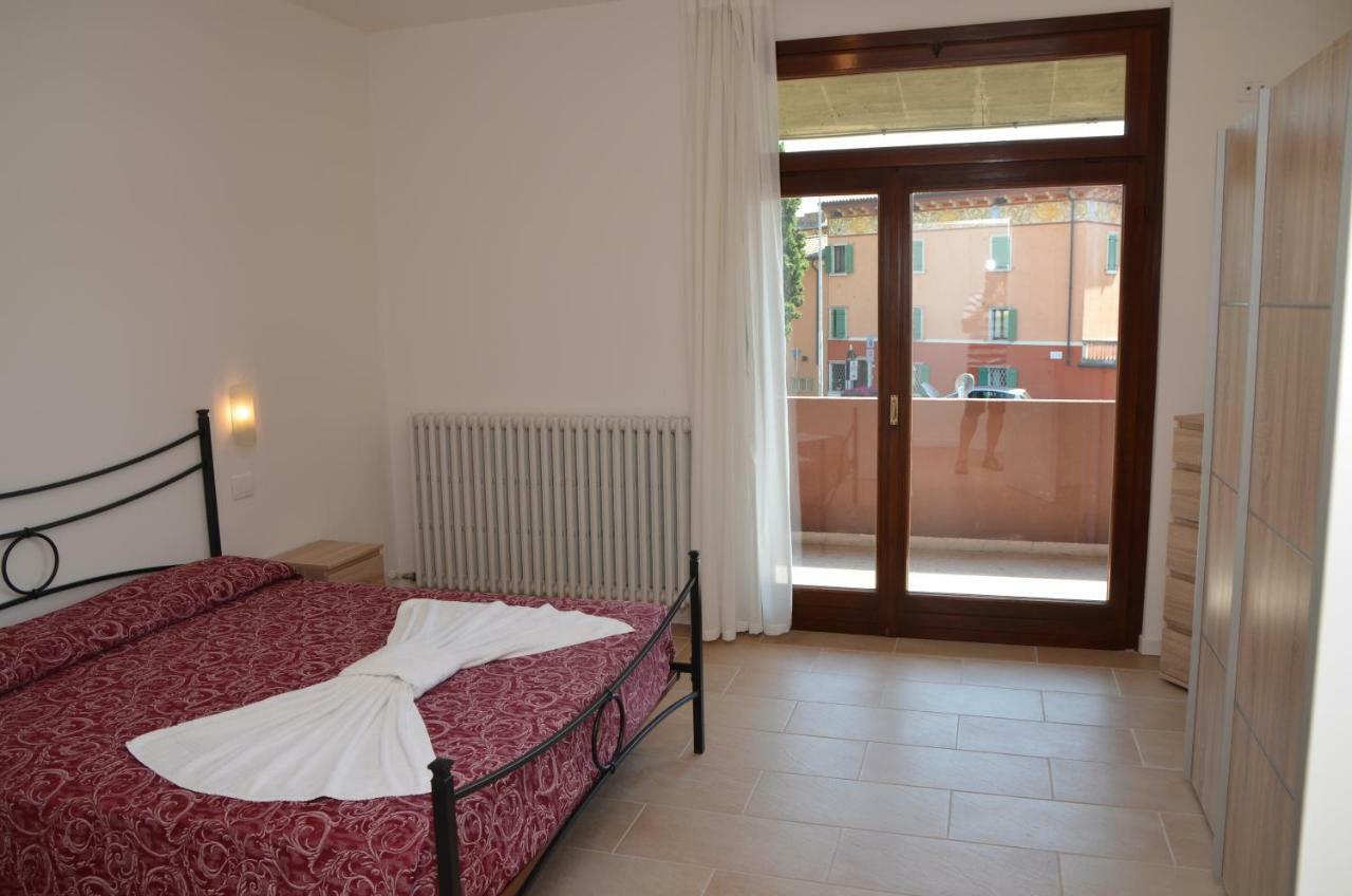 Trilocale Palazzo Garda Apartment Garda  Exterior photo